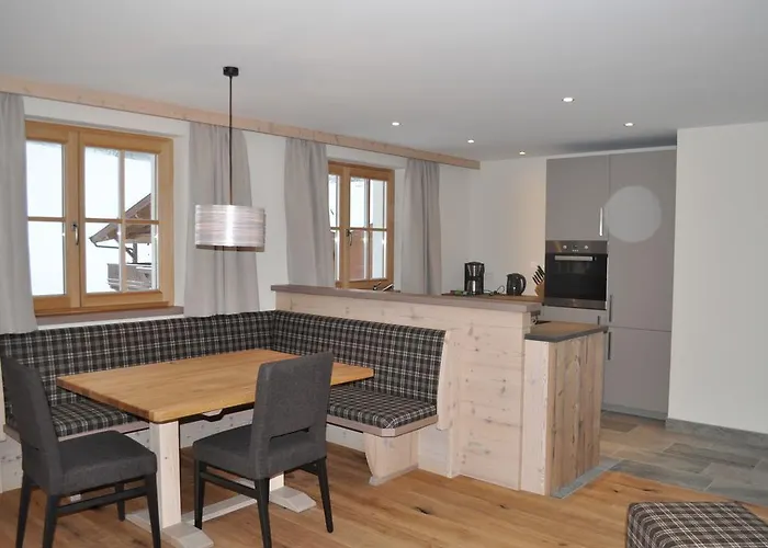 Alpen Dorfwies Kirchberg in Tirol